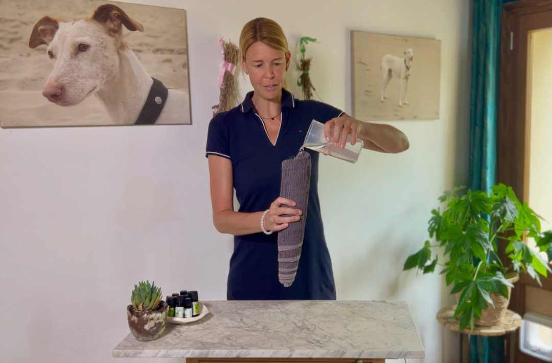 martina flocken - doggy fitness - hundephysio - hundefitness - martina flocken stellt wickel für hund zur schmerzlinderung und regeneration her